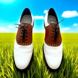 Footjoy Classic golf Shoes, size 13, mint condition Collectible selling for $500